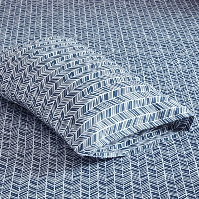 Madison Park Essentials Chevron Printed Microfiber Sheet Set in Navy, Cal King MPE20-472