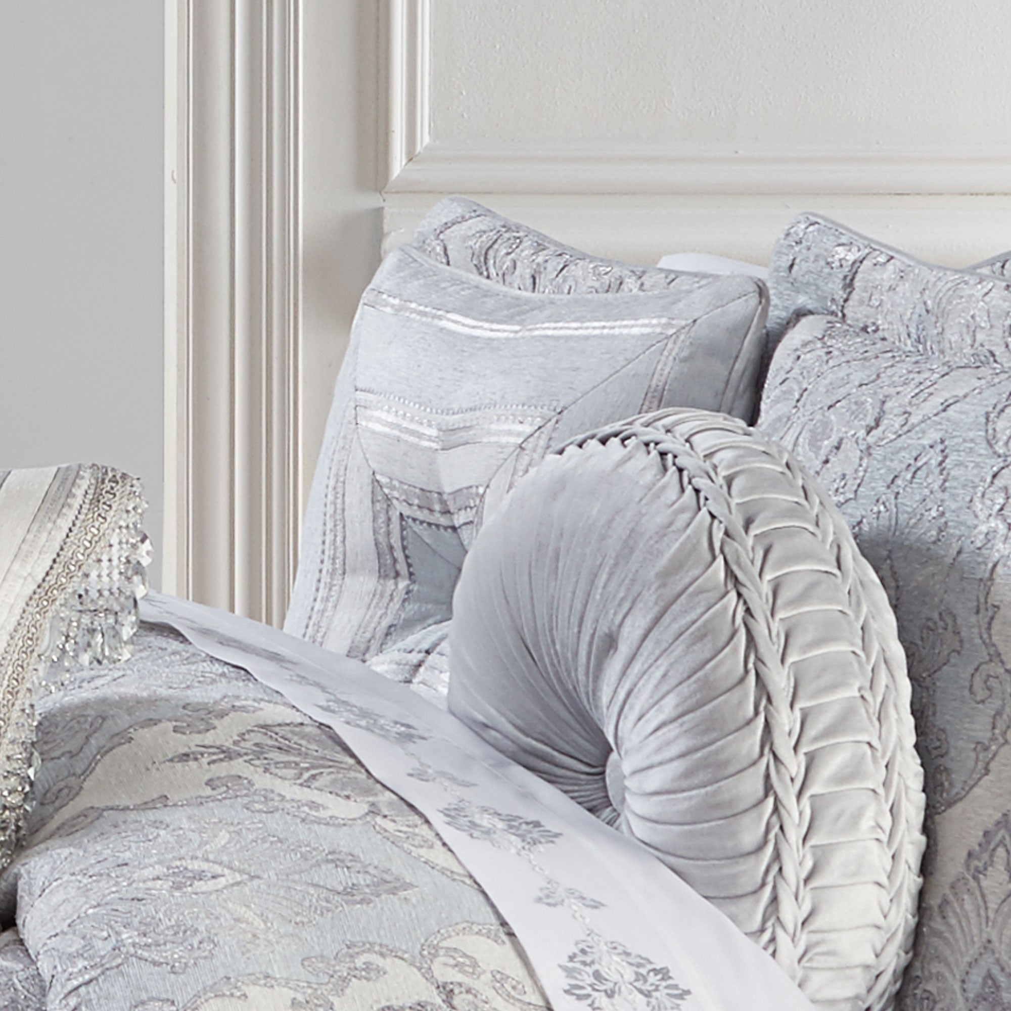 iceland-18-square-decorative-throw-pillow-3