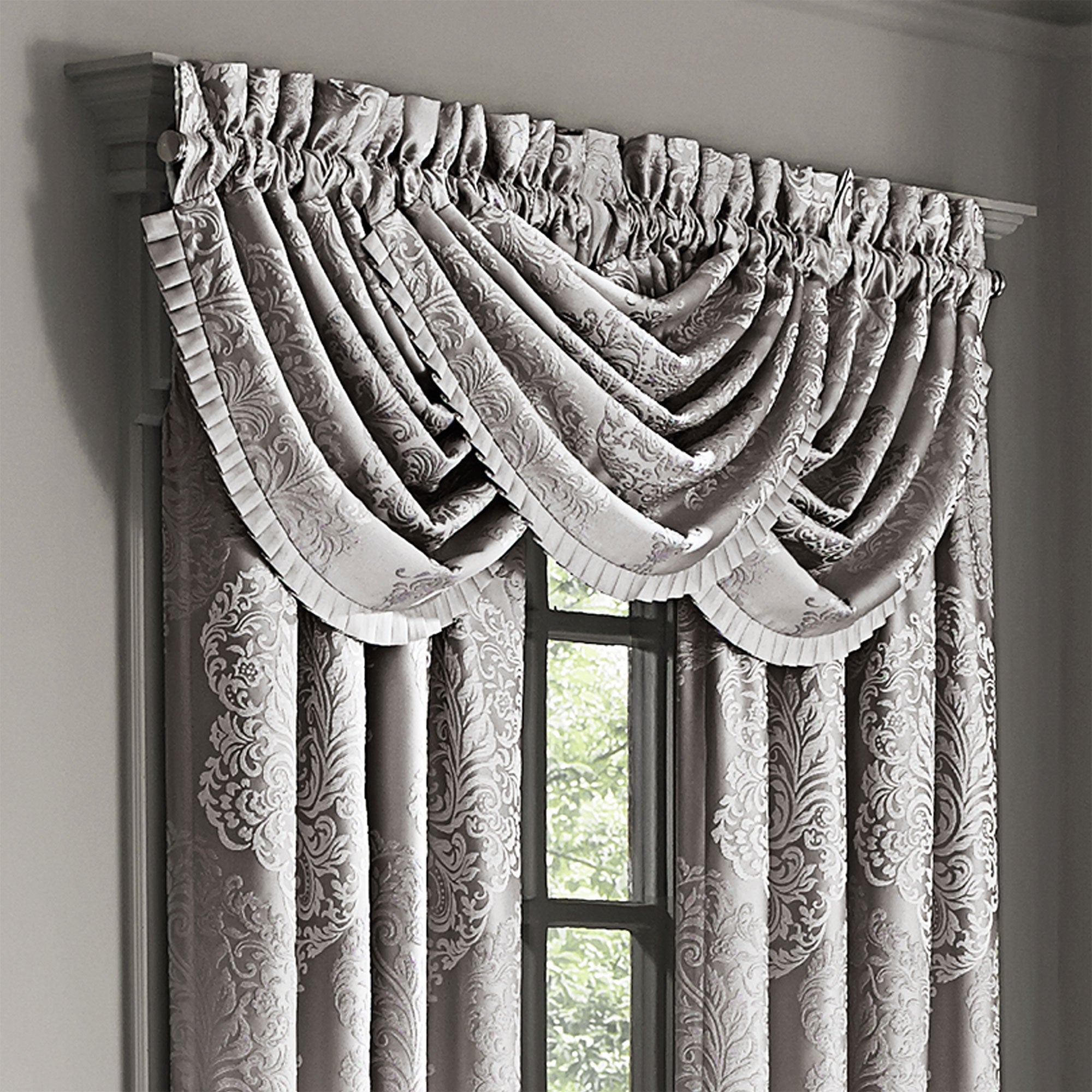 la-scala-silver-window-valance_d0f3457f-2375-427d-b926-87f4c53beff9