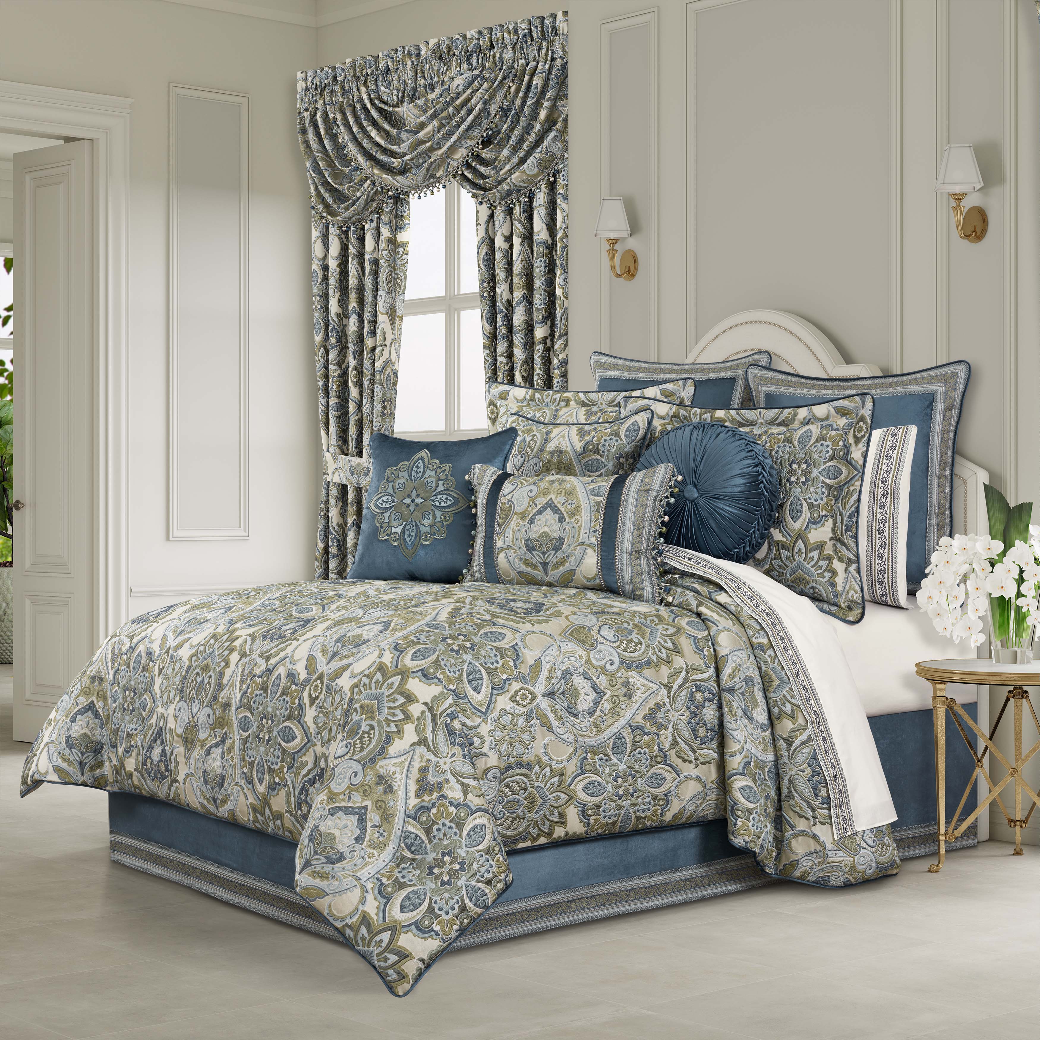 AvellinoSpa4PieceComforterSet-1
